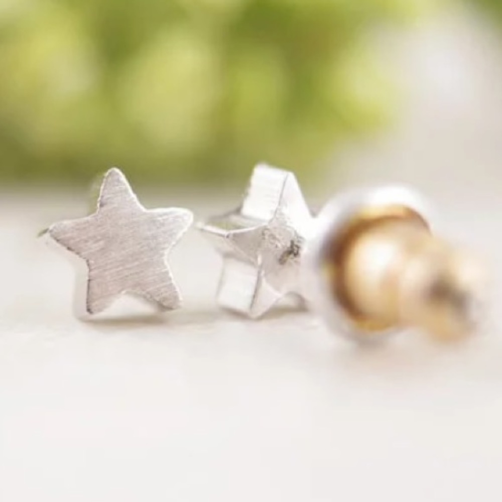 NEW!๐๐TINY!โญ๏ธSILVER PLATED! STARโญ๏ธSTUDS!๐๐CUTE - Picture 7 of 8